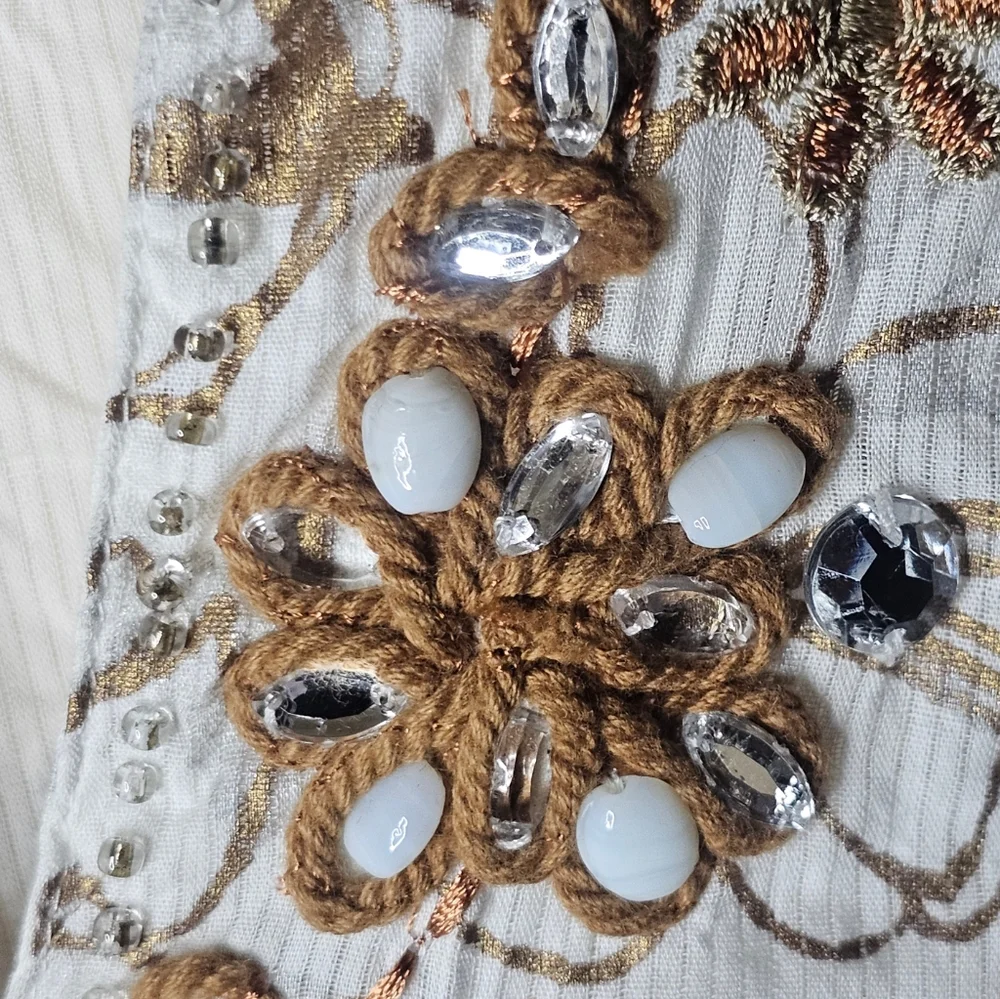 Charter Club women's bright white /brown floral embroidered v-neck top size 20 - Picture 6 of 9